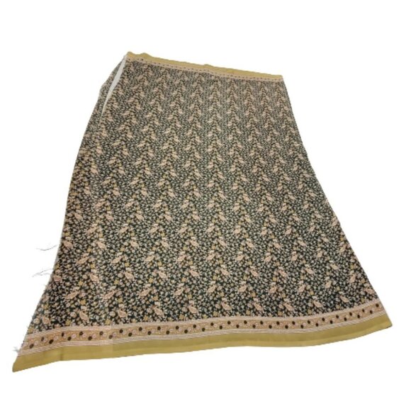 Saree in a Floral Brown and Green - Unstitched- NEW ! - Picture 6 of 8